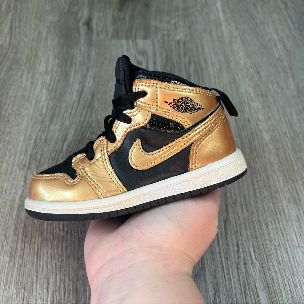 Nike Air Jordan 1 Mid Black Metallic Gold Toddler‎ Sneakers Size 7C DR6969-071